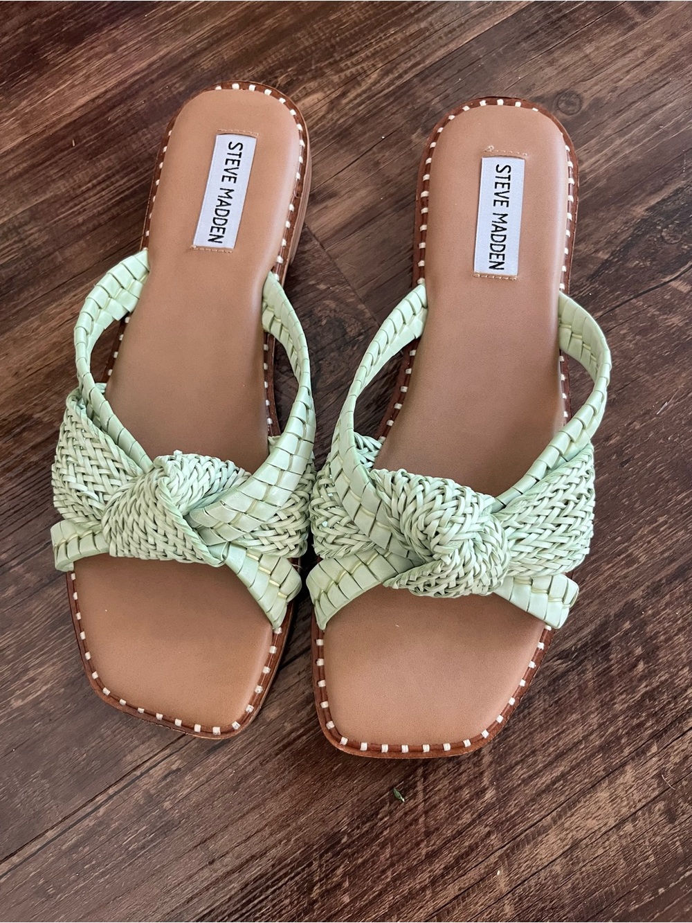 NWT Steve Madden Women's Braided Knot Slide Sandals in Light Green
